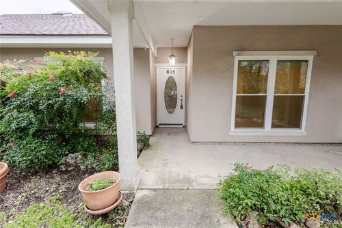 605 Burleson St, San Marcos, TX, 78666-4332 | Card Image