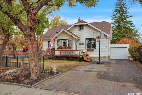 845 Alder Ave, Moose Jaw, SK, S6H0X7 | Card Image