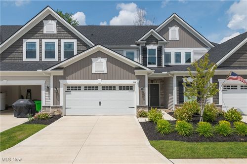 32-508 Matera Ct, Avon Lake, OH, 44012-2690 | Card Image