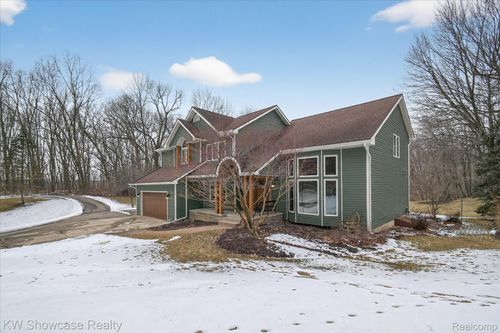 2031 Saint Clair Dr, Highland, MI, 48357-3335 | Card Image