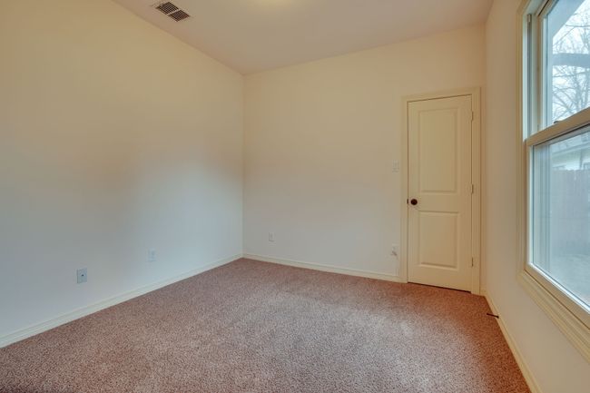 617 E Worth St, House other with 3 bedrooms, 2 bathrooms and null parking in Grapevine TX | Image 6