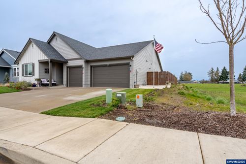 2400 W 15th Ave, Junction City, OR, 97448-8361 | Card Image