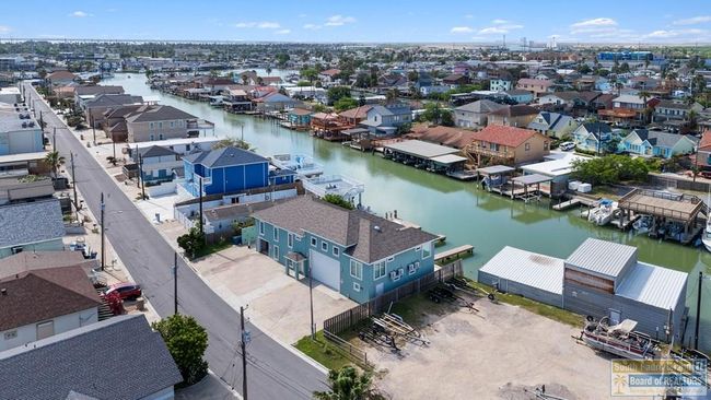 1109 Tarpon Ave, Home with 4 bedrooms, 5 bathrooms and null parking in Port Isabel TX | Image 4