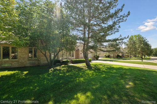 17012 Coral Ln, Macomb, MI, 48042-1119 | Card Image