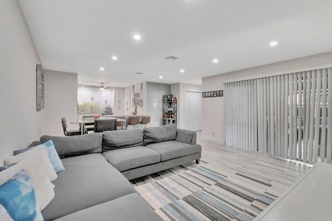 25-B - 8051 Ambach Way, Home with 2 bedrooms, 2 bathrooms and null parking in Hypoluxo FL | Image 14