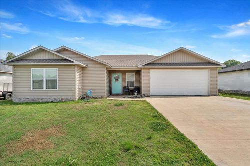 104 Stacy Dr, Paragould, AR, 72450-5914 | Card Image