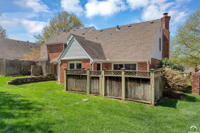 4004 Vintage Ct, Condo with 3 bedrooms, 2 bathrooms and null parking in Lawrence KS | Image 32