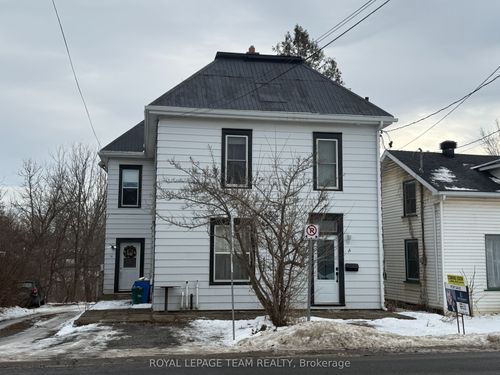 {{alt}} | Card Image