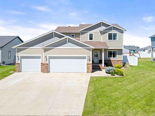2420 Harbor Ln W, West Fargo, ND, 58078-8515 | Card Image