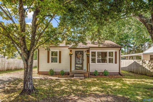 328 Shaw St, Athens, AL, 35611-2722 | Card Image