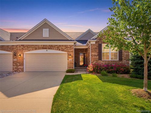 2290 Monte Vista Ct, Lake Orion, MI, 48360-1260 | Card Image