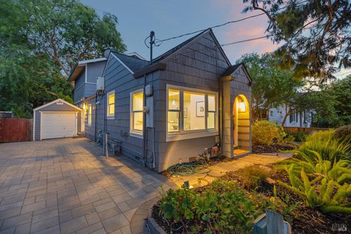 210 San Francisco Boulevard, San Anselmo, CA, 94960 | Card Image