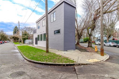 8333 Dallas Ave S, Seattle, WA, 98108-4422 | Card Image