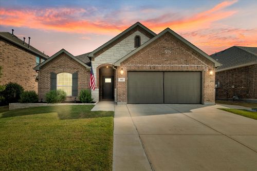 813 Black Hawk Dr, Princeton, TX, 75407-9142 | Card Image