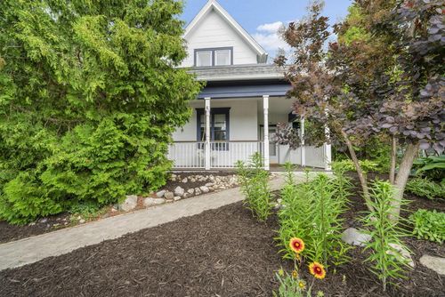 1040 Summer Street, West Bend, WI, 53090 | Card Image