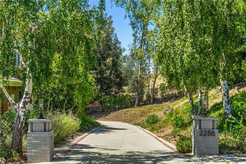 2288 Ranch View Pl, Thousand Oaks, CA, 91362-3164 | Card Image