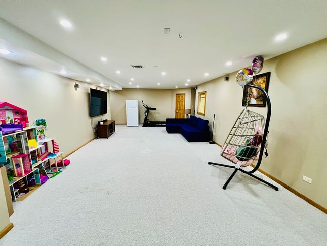 107 - 107 Pembroke Cir, Home with 3 bedrooms, 3 bathrooms and 2 parking in Lake Bluff IL | Image 31