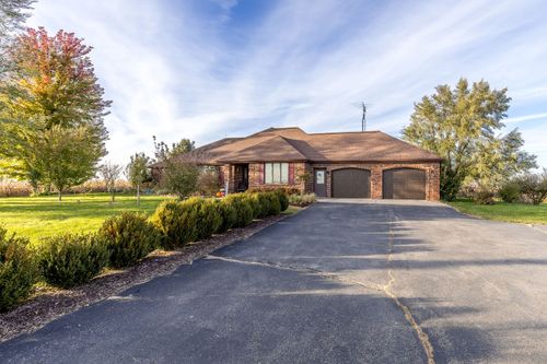 9096 E Stagecoach Trl, WARREN, IL, 61087-9716 | Card Image