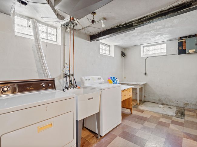 Laundry | Image 38