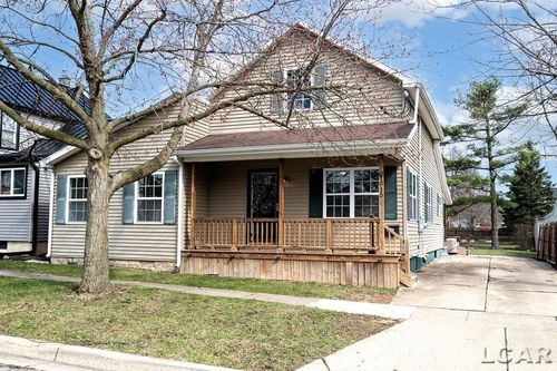 1015 E Hunt St, Adrian, MI, 49221-2438 | Card Image