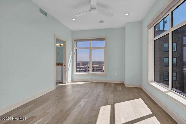 1354 - 240 N Water St, Condo with 2 bedrooms, 3 bathrooms and 2 parking in Wilmington NC | Image 22