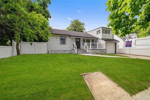 207 Wright St, Westbury, NY, 11590-3533 | Card Image