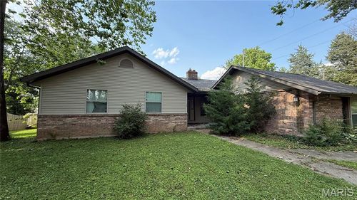 2033 Mapleleaf Dr, Collinsville, IL, 62234-5224 | Card Image