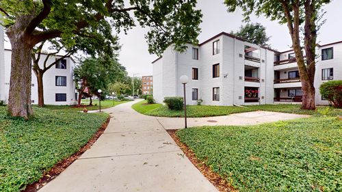 3b-334 Miner St, Arlington Heights, IL, 60005-1369 | Card Image
