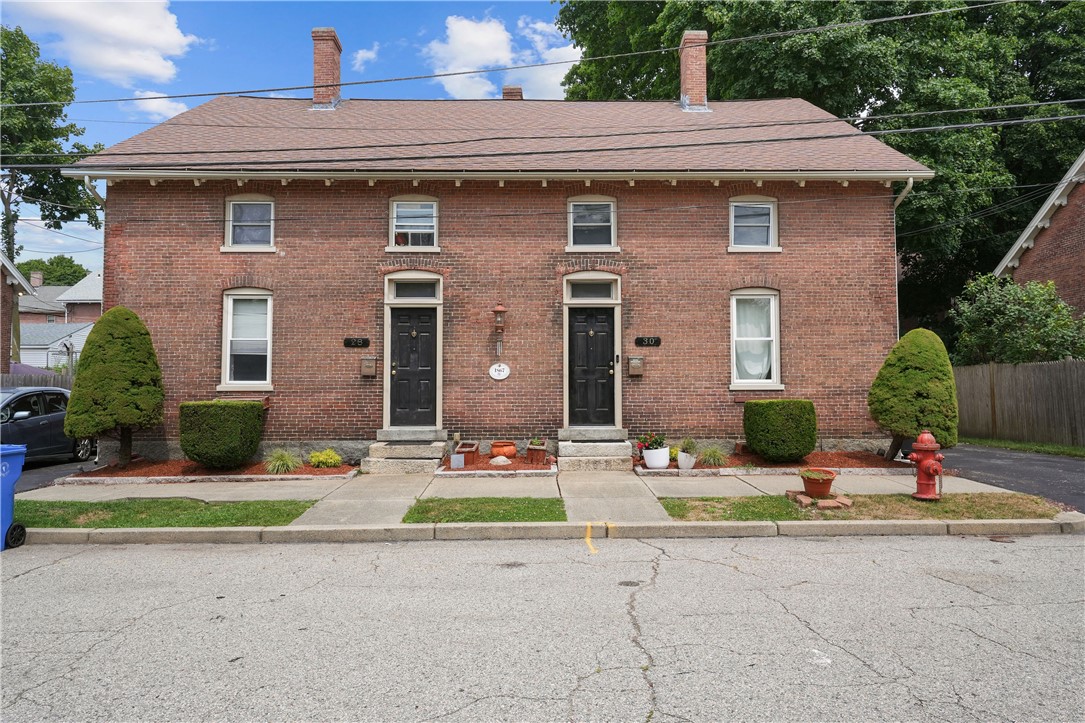 Front St, Cumberland, RI 02864