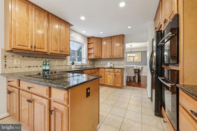 2912 Oakton Ridge Cir, House other with 5 bedrooms, 4 bathrooms and null parking in OAKTON VA | Image 12