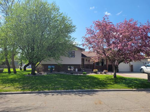 715 12th St N, Breckenridge, MN, 56520-1311 | Card Image