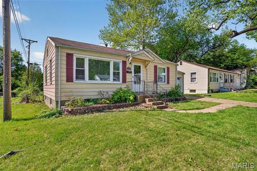 1124 Grenshaw Dr, Saint Louis, MO, 63137-1930 | Card Image