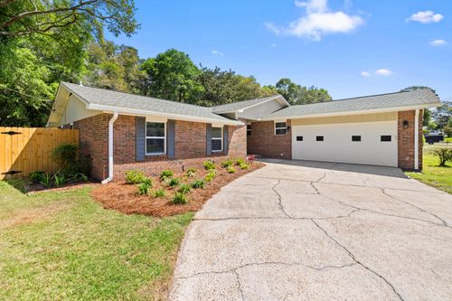 101 Dyer St, Niceville, FL, 32578-2622 | Card Image
