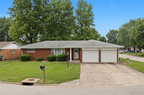212 Lola Ln, Fairview Heights, IL, 62208-3541 | Card Image