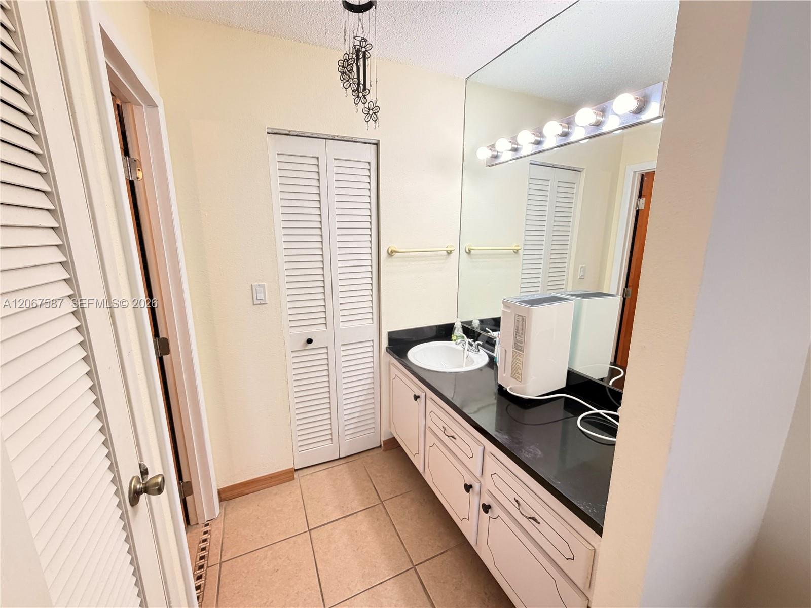 Residential Lease in Hallandale Beach 3