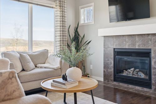 664 River Heights Cres, Cochrane, AB, T4C0R7 | Card Image
