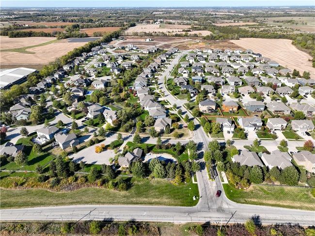 19584 Barstow Cir, House other with 5 bedrooms, 4 bathrooms and null parking in Spring Hill KS | Image 13