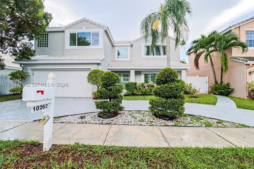 10262 Sw 9th Ln, Pembroke Pines, FL, 33025-3587 | Card Image