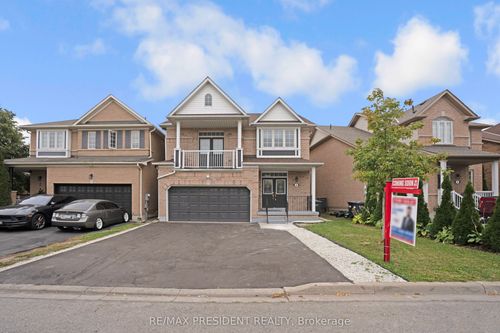 4 Chalkfarm Cres, Brampton, ON, L7A3V8 | Card Image