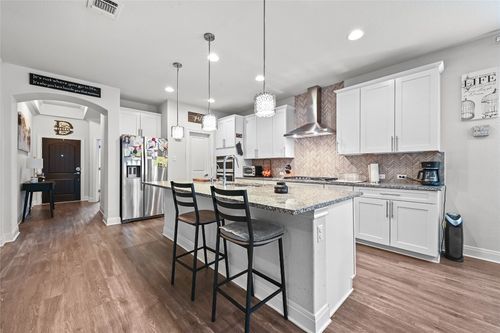 689 Bayberry Cir, Buda, TX, 78610-2196 | Card Image