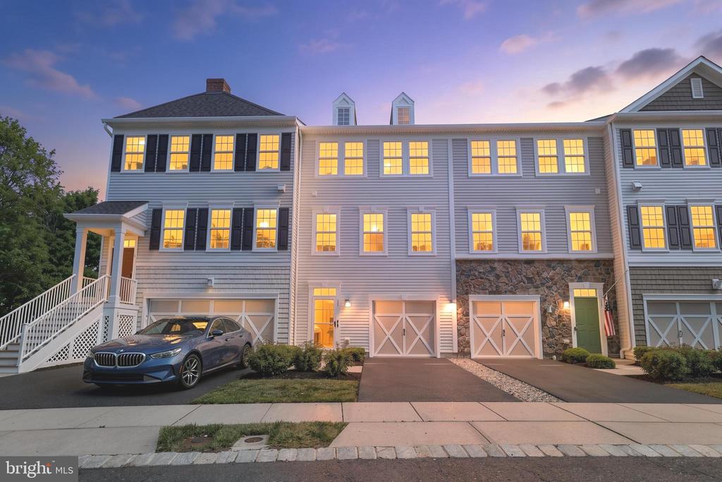 Residential in EATONTOWN 3