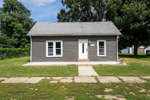 409 W Carter Street, Stanford, IL, 61774 | Card Image