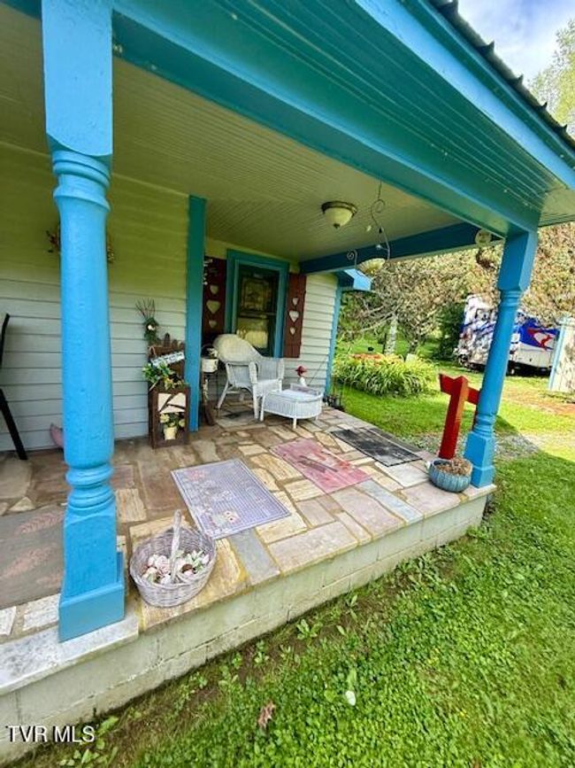 123 Mcmahan Gibbs Rd, House other with 2 bedrooms, 2 bathrooms and null parking in Roan Mountain TN | Image 7