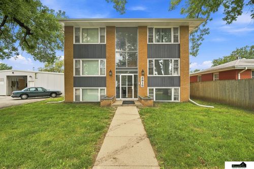 3915 N 69th Street, Lincoln, NE, 68507 | Card Image
