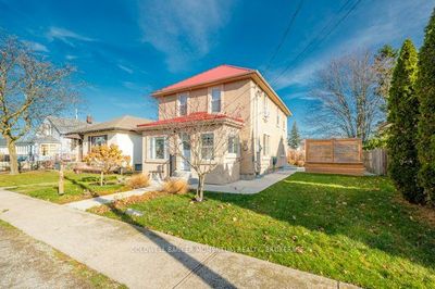 57 Oak St, Home with 2 bedrooms, 2 bathrooms and 4 parking in Port Colborne ON | Image 2