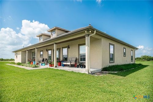 196 Garza Rd, Port Lavaca, TX, 77979-8200 | Card Image