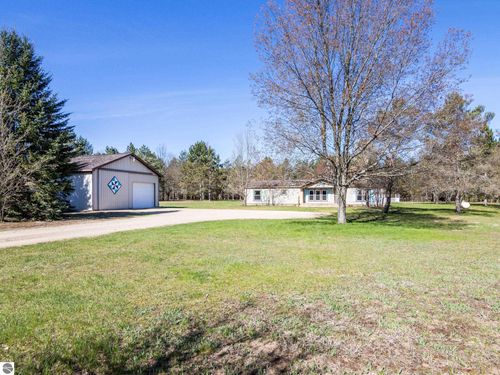 5891 N 19 Rd, Mesick, MI, 49668-9742 | Card Image