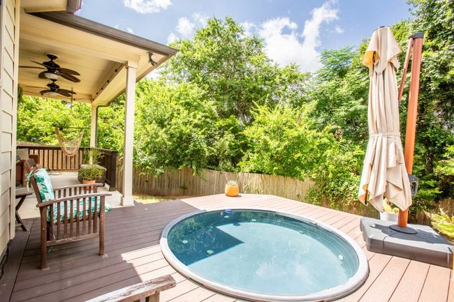 Umbrella and all patio furniture will stay | Image 32