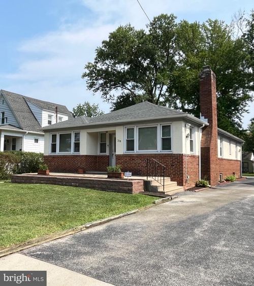 318 W Providence Rd, ALDAN, PA, 19018-3830 | Card Image