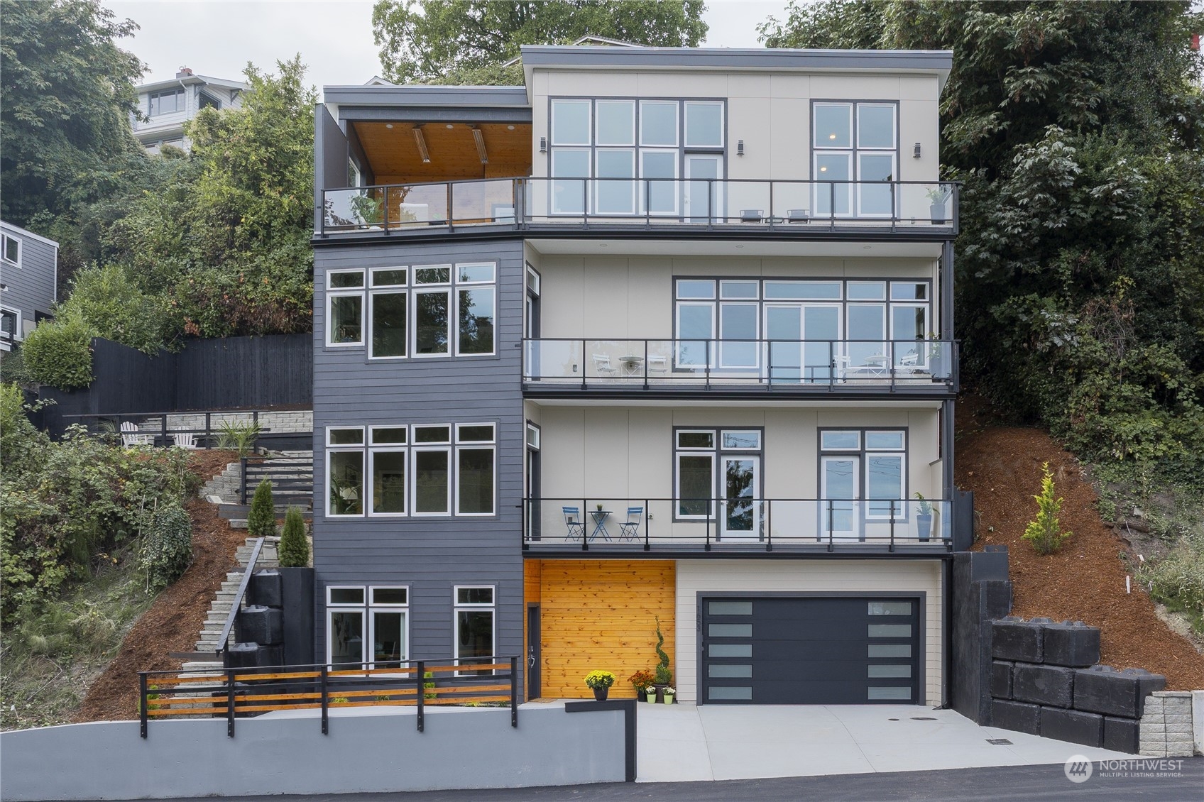 Edgewood Ave, Seattle, WA 98116